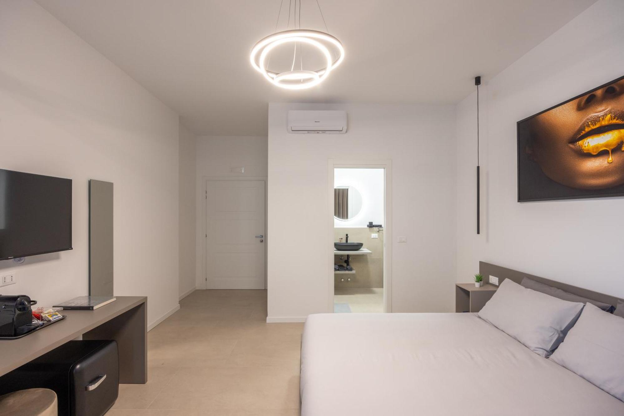 Luxury Station Suite Bolonia Exterior foto