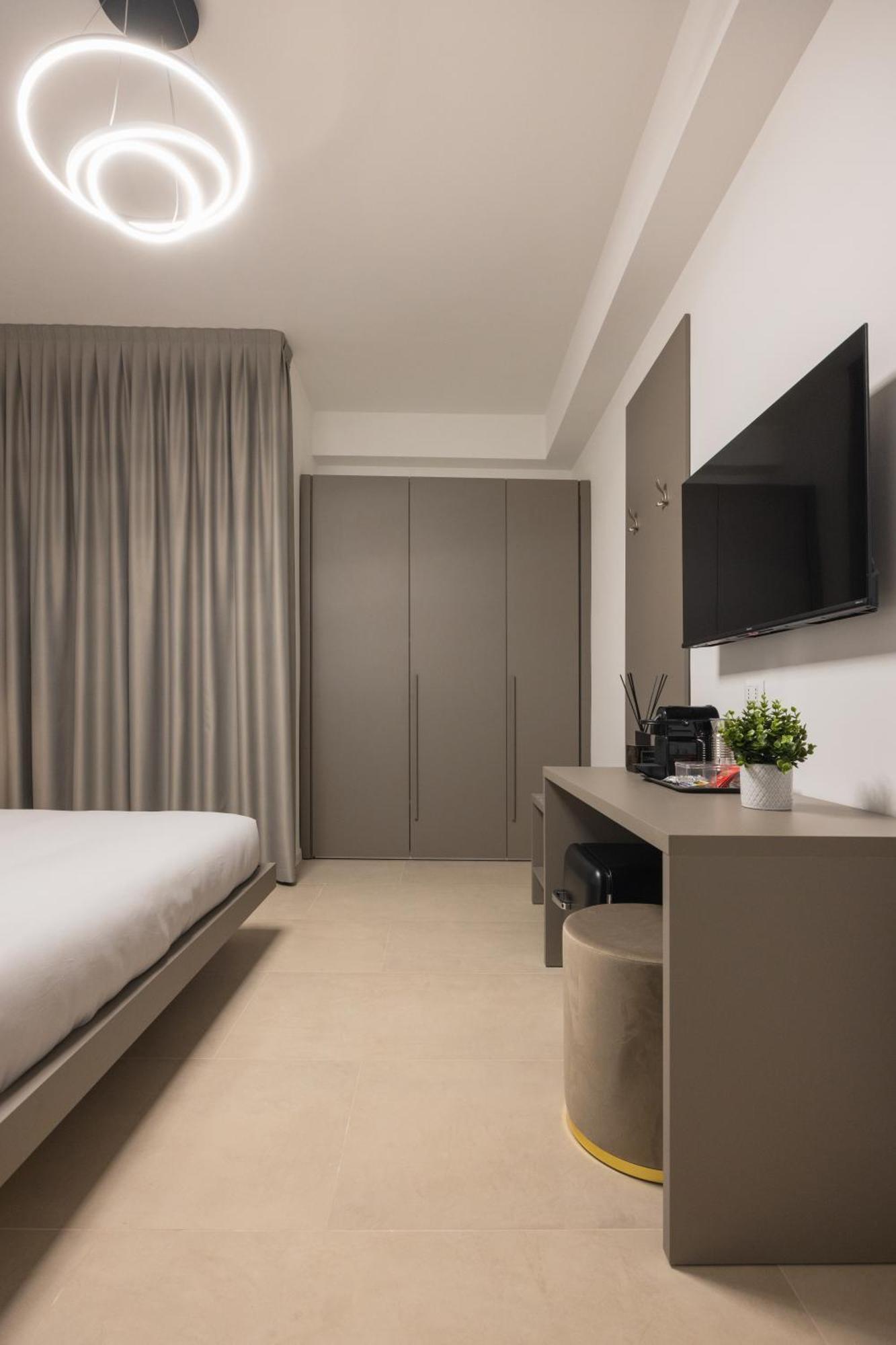 Luxury Station Suite Bolonia Exterior foto