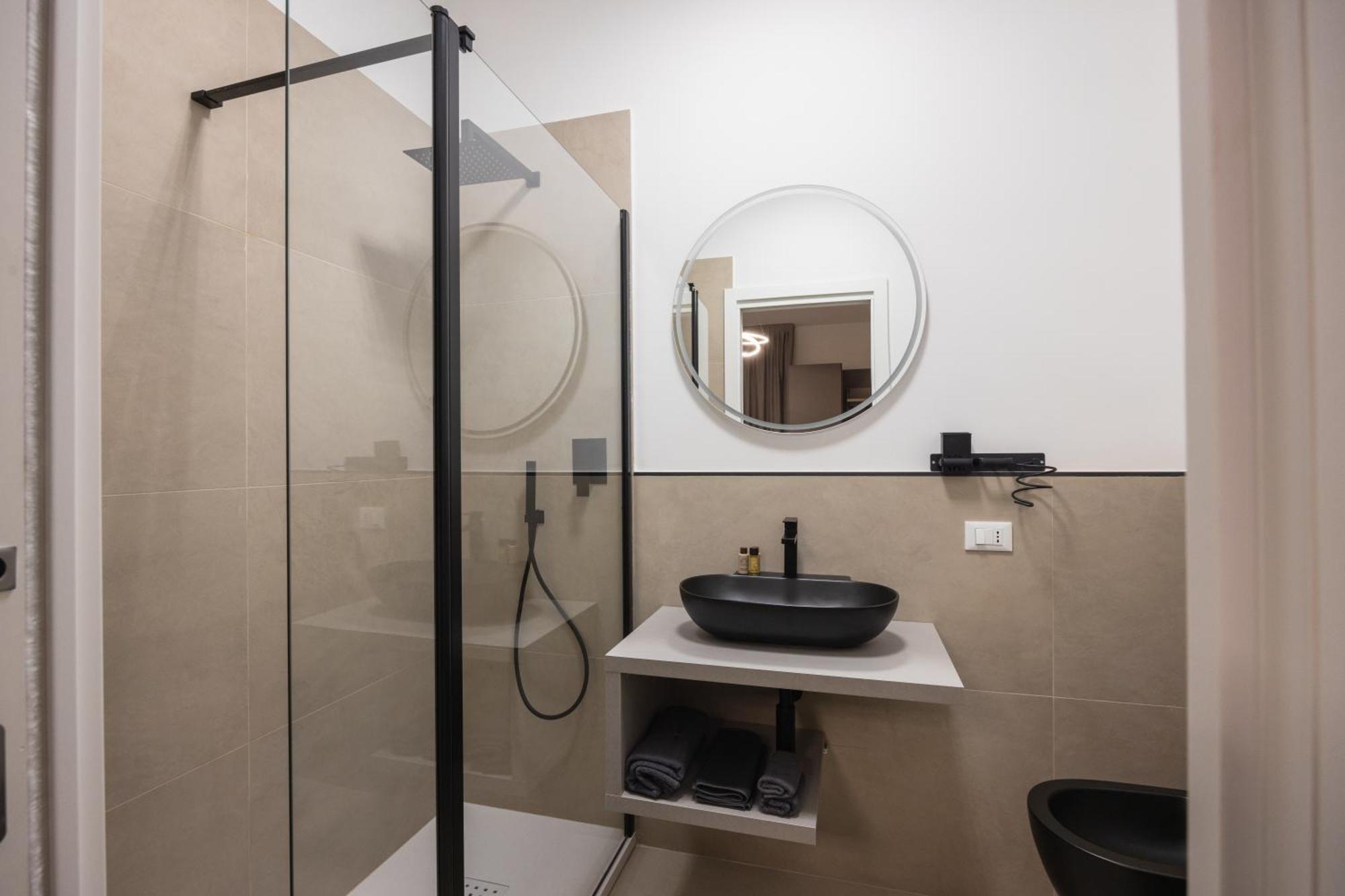 Luxury Station Suite Bolonia Exterior foto