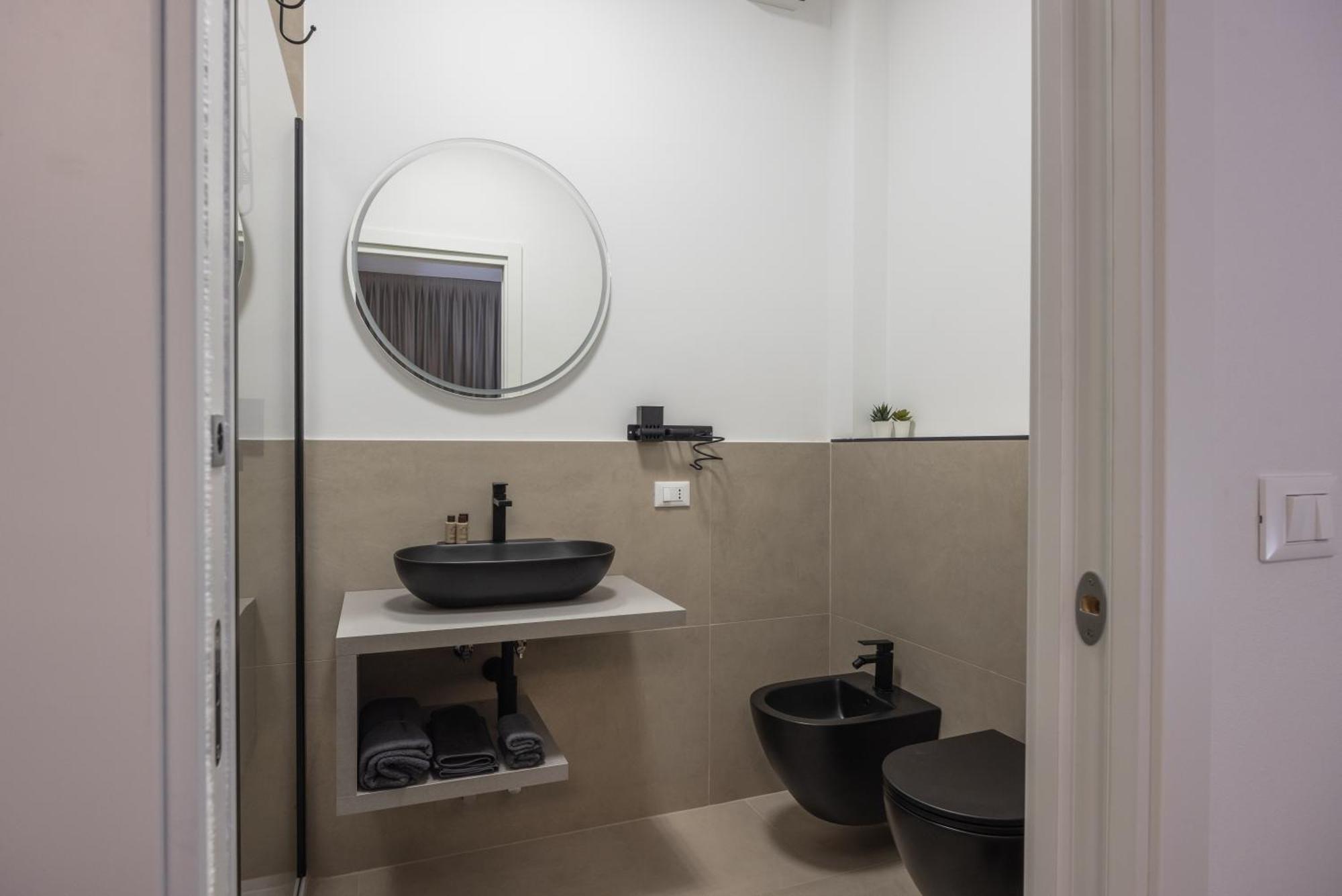 Luxury Station Suite Bolonia Exterior foto
